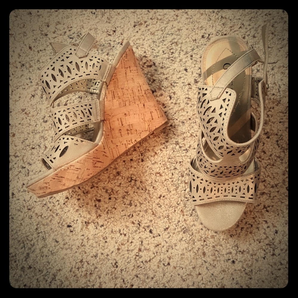 Metallic Gold Wedge Guess Sandals